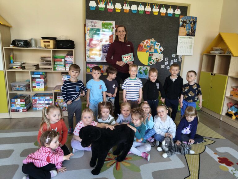 Jak bezpiecznie zachować się wobec zwierząt? Mini kurs dla przedszkolaków ze Słoneczka [FOTO]