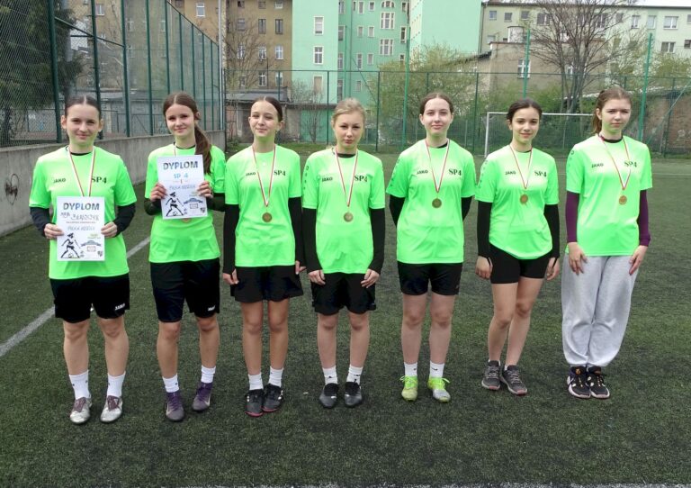 Absolutna dominacja piłkarek z SP 4 [FOTO/WYNIKI]