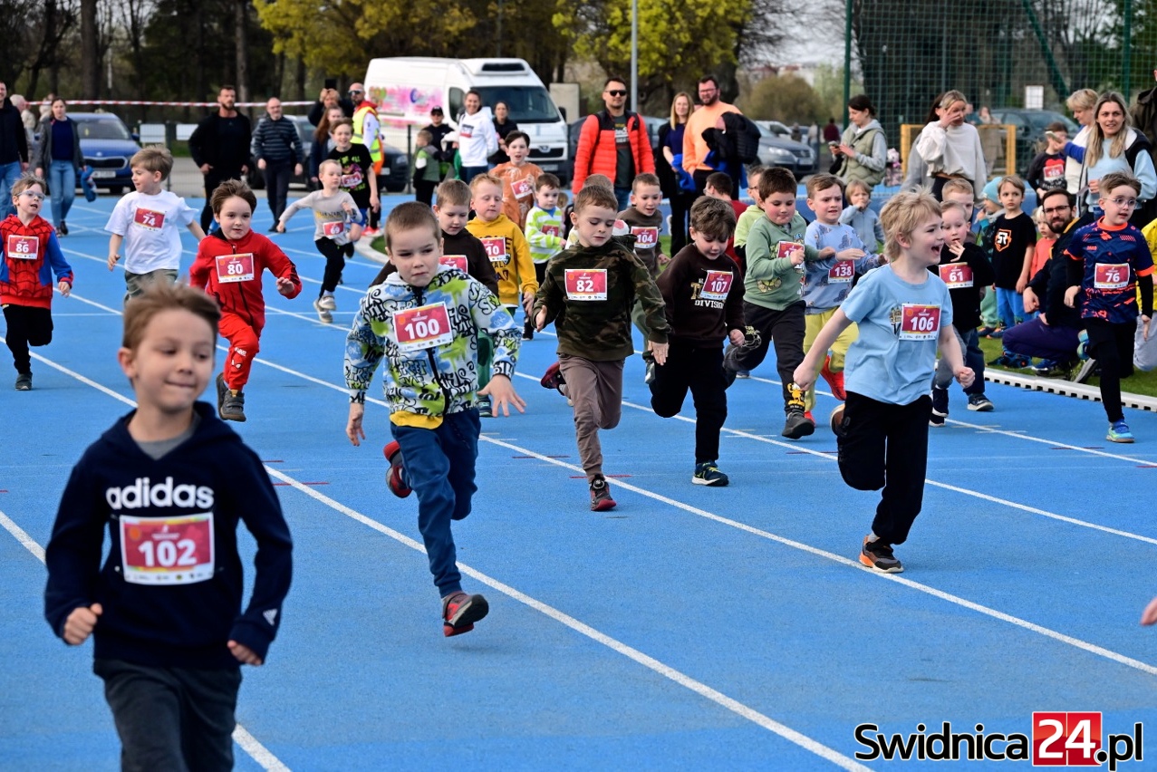200 zawodników na drugim czwartku lekkoatletycznym [FOTO]