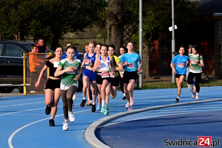 200 zawodników na drugim czwartku lekkoatletycznym [FOTO]