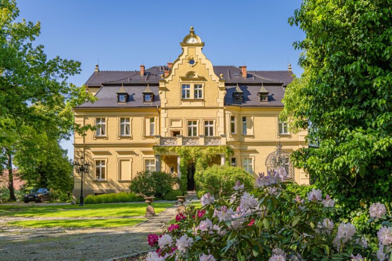 Kultura rozkwita ponownie w Pałacu Gruszów! Rusza drugi sezon z recitalami, koncertami i prelekcją