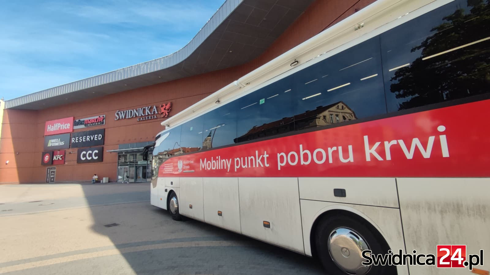 „Przyjdź, oddaj krew i podaruj komuś życie!” Akcja krwiodawstwa w Galerii Świdnickiej [FOTO]