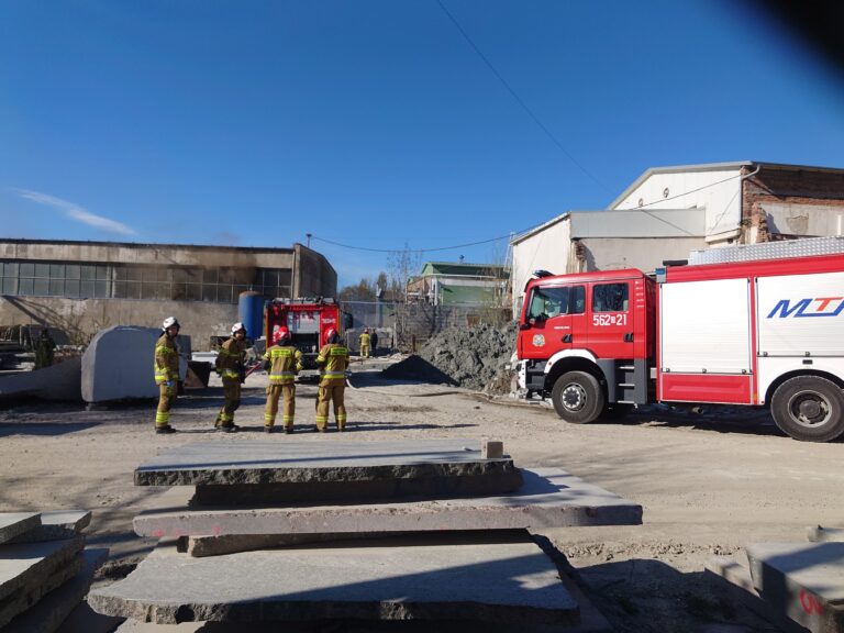 Pożar hali magazynowej w Strzegomiu