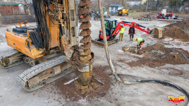 Stawiają na wiatr i słońce. MPK będzie samemu wytwarzać prąd do ładowania „elektryków” [FOTO]