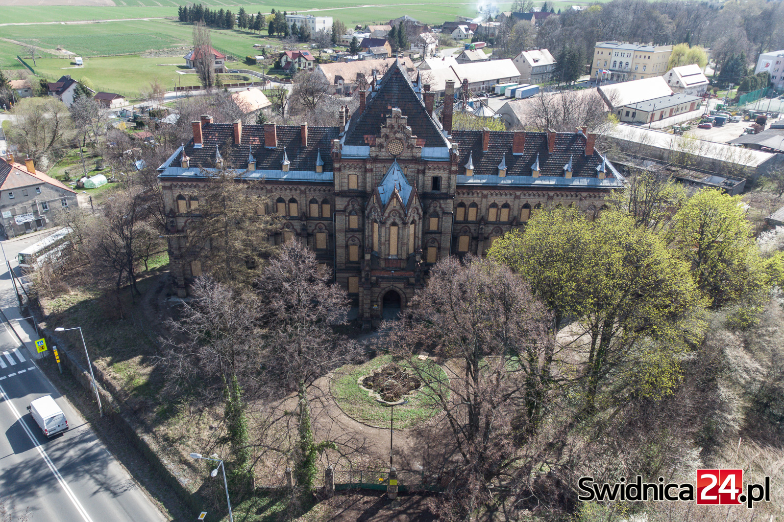 Zabytkowy gmach szpitala znów trafi pod młotek. Tym razem uda się znaleźć nowego właściciela?