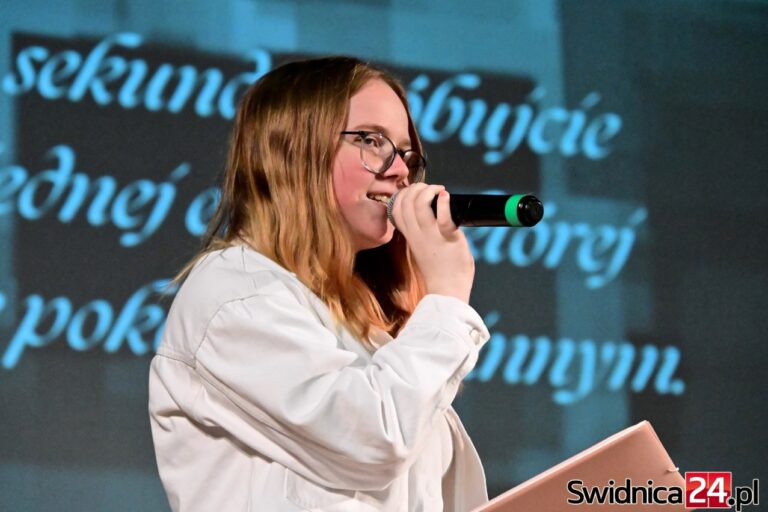 „Zrzuć Maskę”. Młodzież dla młodzieży z konferencją na finał [FOTO]