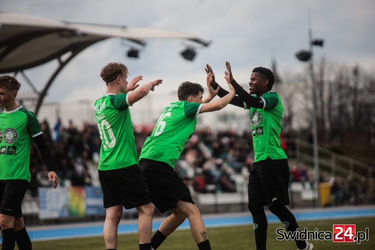 Świąteczny bój dla świdnickiej Polonii [FOTO]