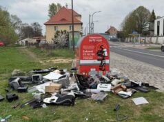 Dzikie wysypisko uprzątnięte, ale już pojawiły się nowe śmieci. Będą zmiany dotyczące pojemników na elektroodpady?