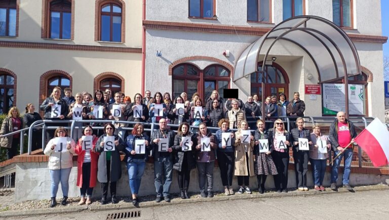 Protest w ZUS. Pracownicy wyszli przed budynki w całej Polsce, także w Świdnicy