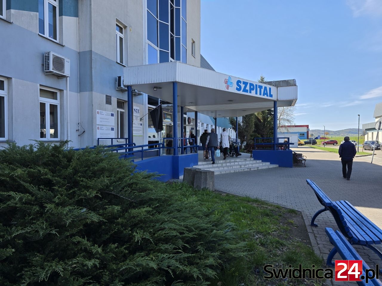 Skromny protest szpitala powiatowego. Bez udziału pielęgniarek i lekarzy