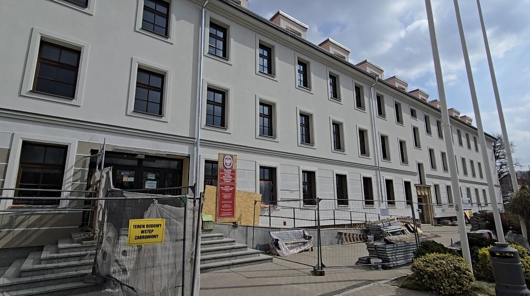 Rekordowe nagrody w świdnickim Urzędzie Miasta. Super bonus dla nowej skarbniczki