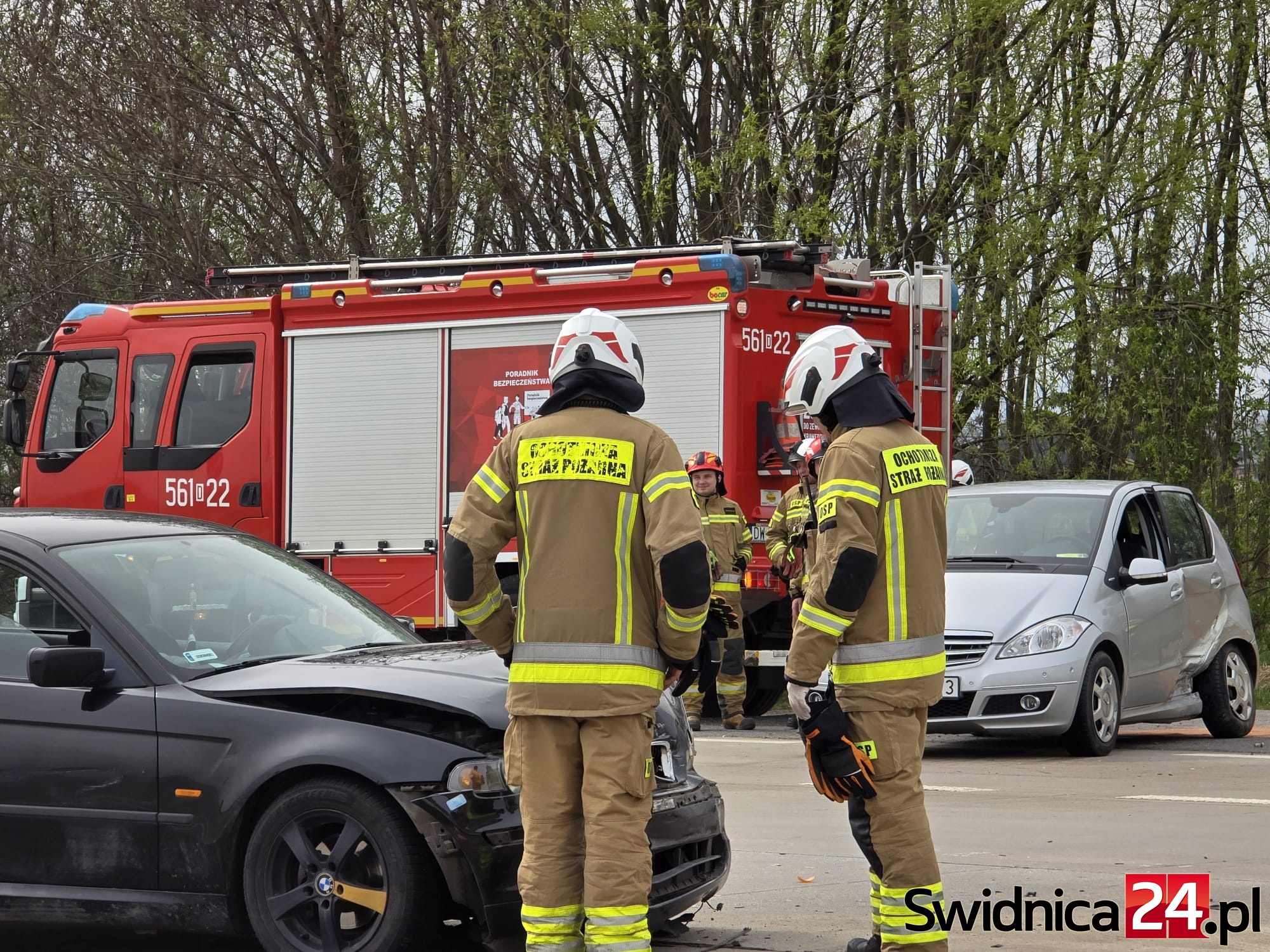 Zdarzenie drogowe na skrzyżowaniu z łącznikiem [FOTO]