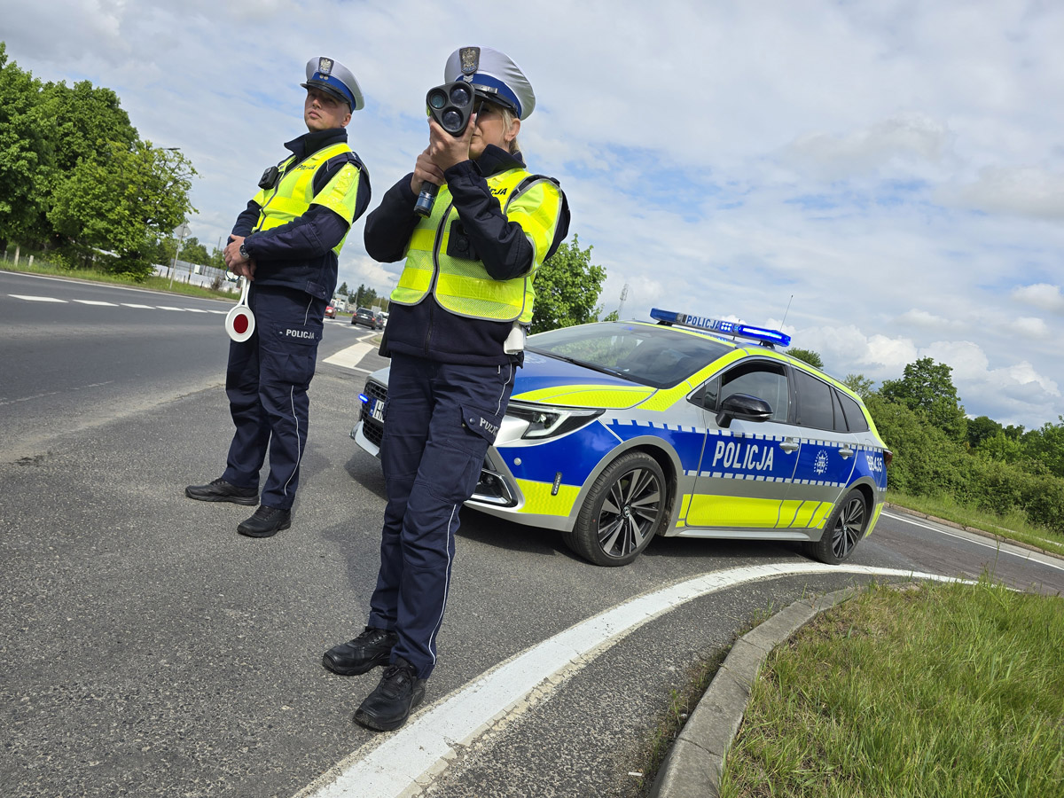 Po tragicznej śmierci pieszych nowe ograniczenia i kontrole na krajowej „piątce” [FOTO]