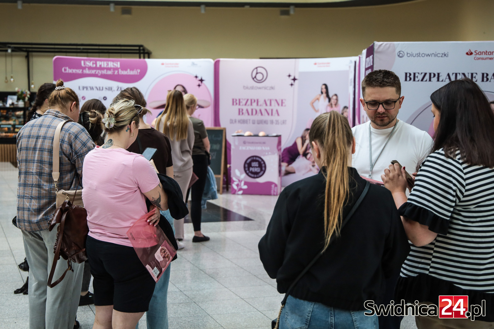 „Biustowniczki” w Galerii Świdnickiej. Bezpłatna akcja profilaktyczna dla młodych kobiet [FOTO]