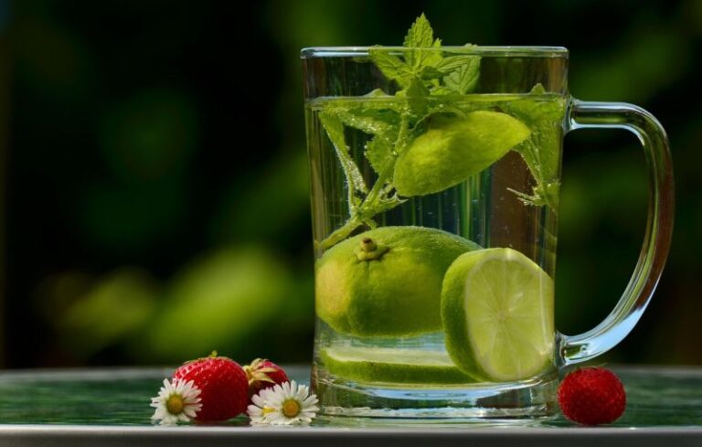 Wiosenny detoks po zimie. 5 naturalnych składników, które warto wprowadzić do diety