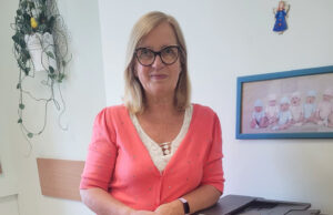 „Kiedy śmieje się dziecko, śmieje się cały świat”. Rozmowa z Lidią Starzyk o rodzinach zastępczych, które zmieniają dziecięce losy i nie tylko