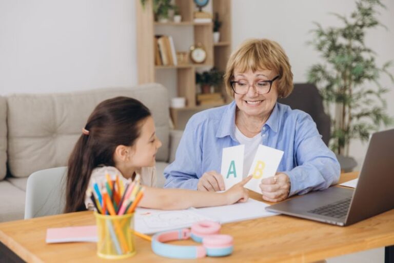 Dwa zmysły, dwa światy. Studia, które przygotują Cię do pracy z osobami niewidomymi i niesłyszącymi