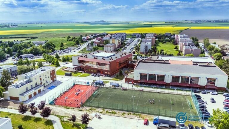 Żarów. Ukończono budowę hotelu sportowego z siłownią [FOTO]