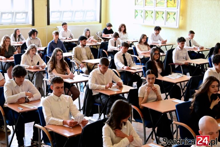 Ponad 100 tysięcy zł w puli nagród starosty dla najlepszych uczniów