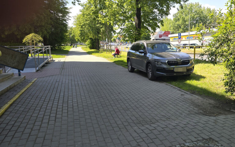 Mistrzowie parkowania [FOTO]