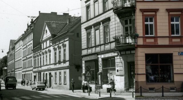 Świdnica wczoraj i dziś. Ulica Wałbrzyska