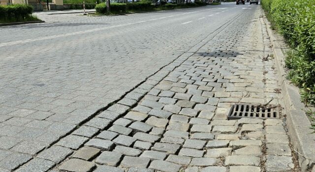 Al. Niepodległości 1 Al. Niepodległości 1