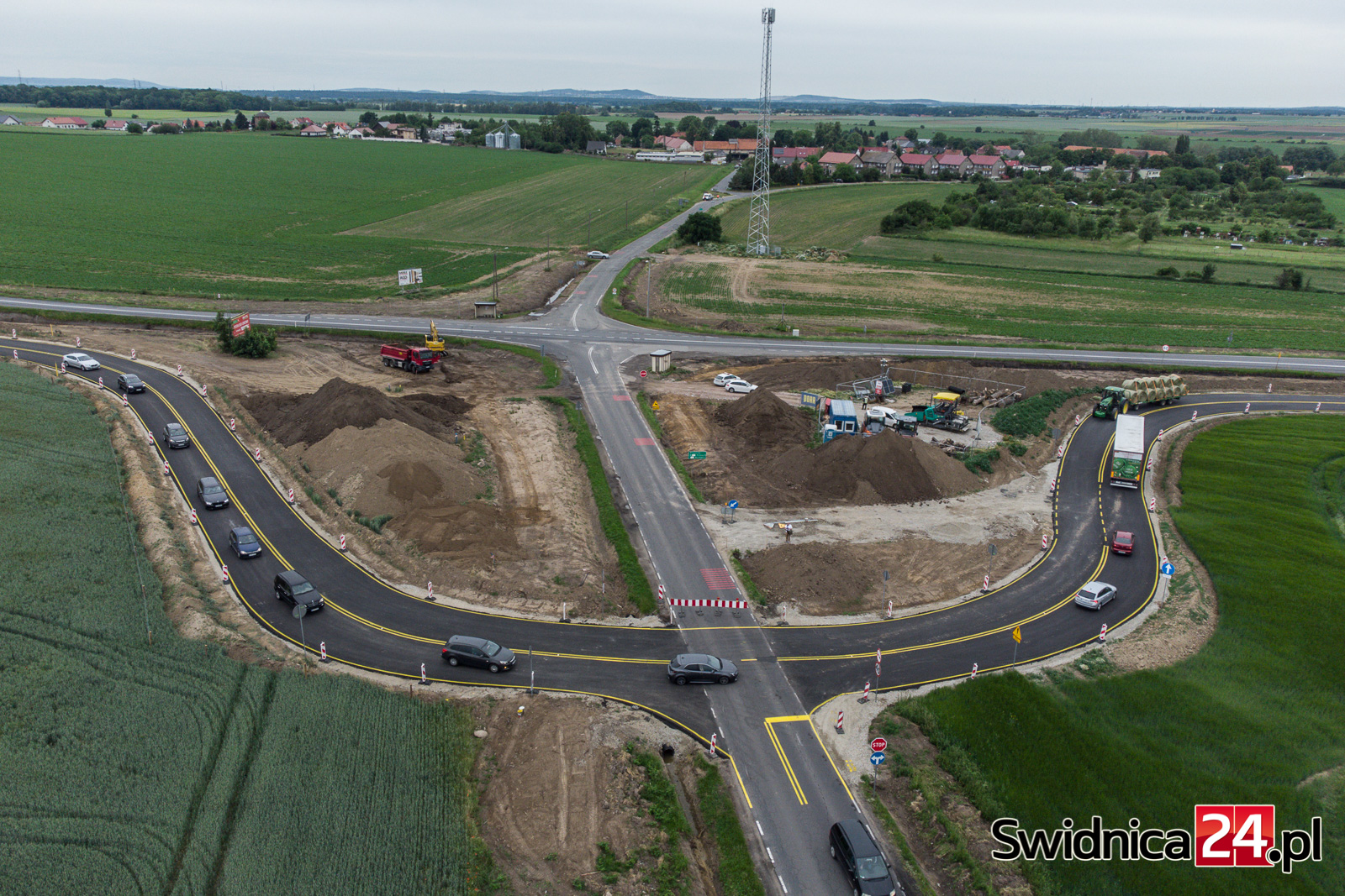Drogowcy ruszyli z kolejnym etapem budowy ronda na „trzydziestce piątce”. Od dzisiaj zmiany! [FOTO/VIDEO]