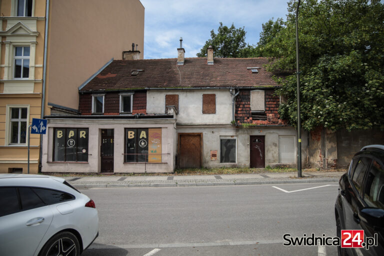 Dawny bar „U Michała” na razie nie zostanie zburzony. Unieważniono przetarg na rozbiórkę
