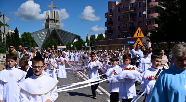 proceja Bożego Ciała 2026 Osiedle Młodych w Świdnicy (20)