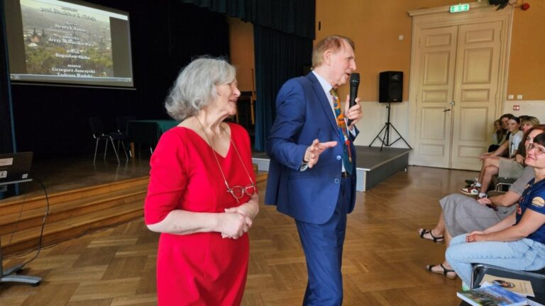 „Historia to nie bajkopisarstwo”. Profesor Stanisław Nicieja o przypadku, pamięci i Kresach