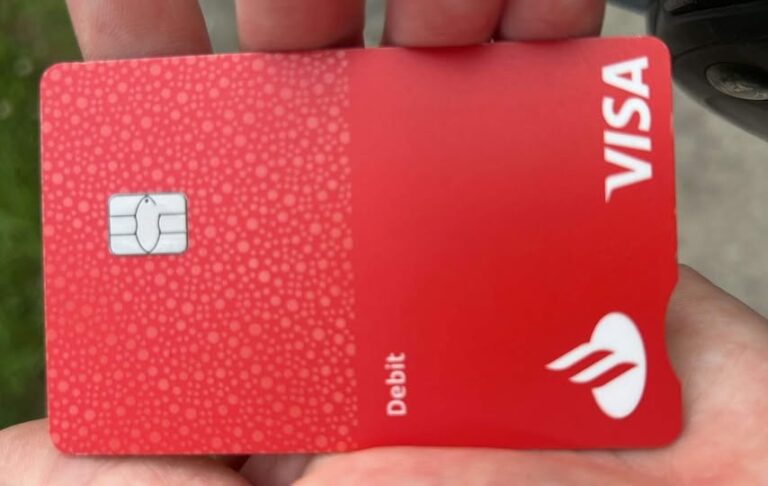 Znaleziono kartę płatniczą