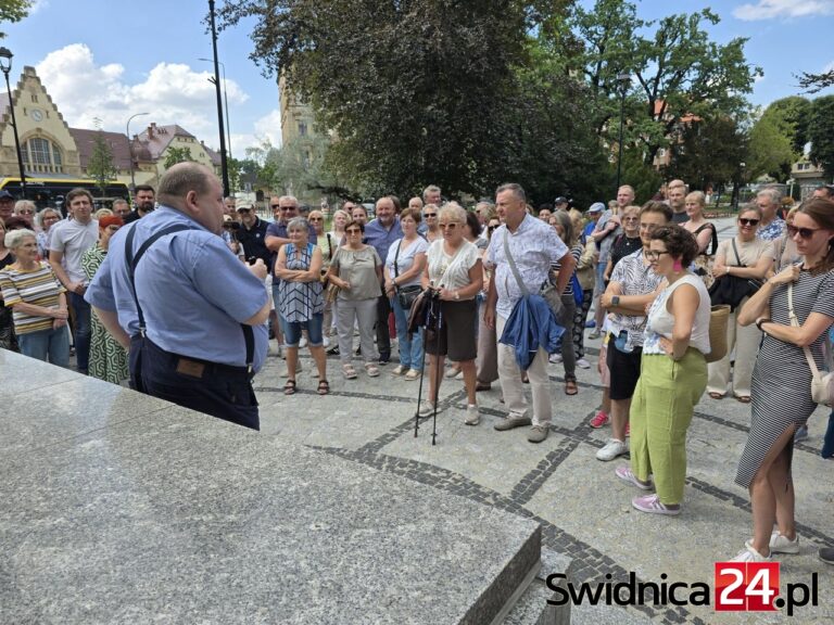 Śladami zaginionej książęcej wsi i dawnych gabinetów osobliwości. Dwa Świdnickie Spacery z Historią w jeden weekend