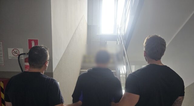 70-latek prawie stracił 40 tysięcy złotych. „Odbierak” zatrzymany na gorącym uczynku