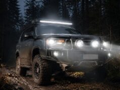 Oświetlenie LED do samochodów terenowych – jak wybrać odpowiedni lightbar do jazdy off-road?