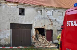 Runął strop budynku gospodarczego w Bolesławicach