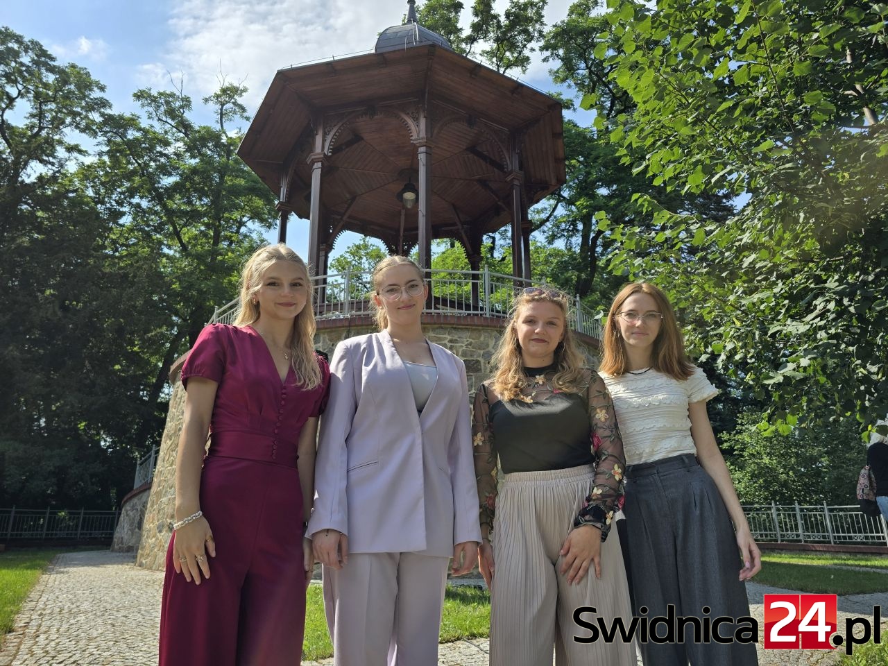 Pierwsza odsłona IV Muzycznej Altany w Świdnicy z przebojowymi wokalistkami [FOTO]