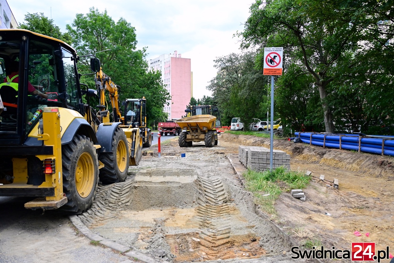 Budują nową ścieżkę rowerową łączącą Osiedle Młodych z centrum [FOTO]