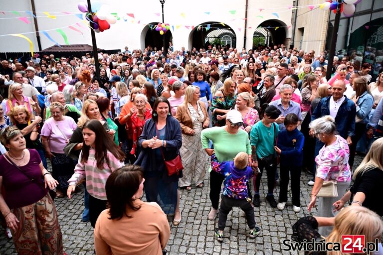 Rynek znów zamieni się w wielki parkiet. Ruszyło odliczanie do drugiej Świdnickiej Potańcówki!
