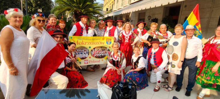 Zespół „Mokrzeszów” wystąpił we Włoszech. Sukces na międzynarodowym festiwalu folklorystycznym [FOTO]