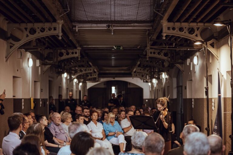 Festiwal Bachowski za więziennymi murami. Wystąpiła skrzypaczka Katarzyna Olszewska [FOTO]