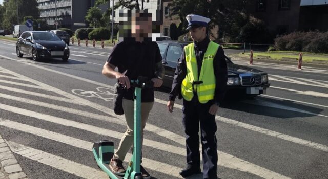 Aż 660 wykroczeń w jeden dzień. Policjanci na Dolnym Śląsku kontrolowali elektryczne hulajnogi i rowery