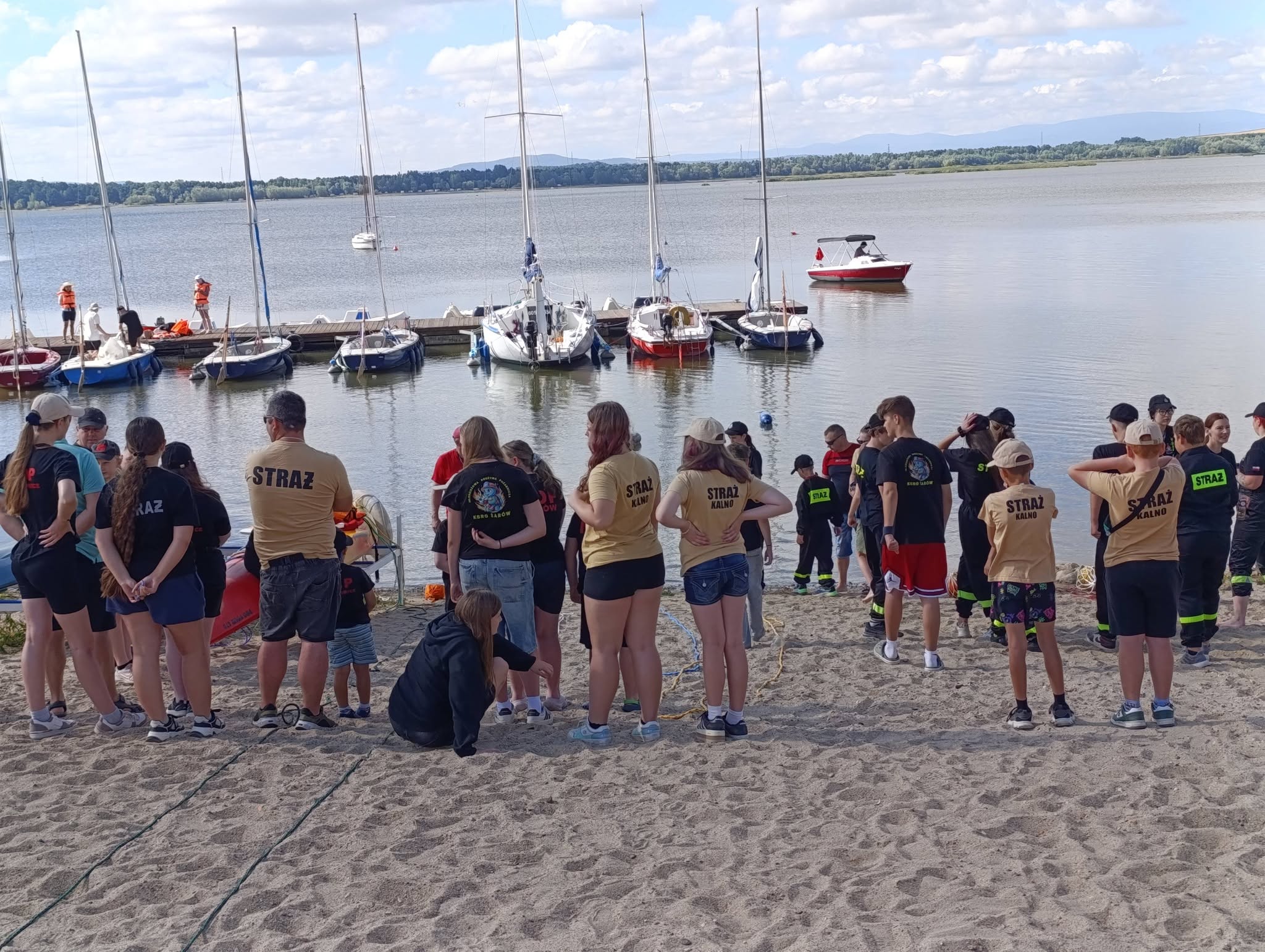 Młodzi adepci pożarnictwa szkolili się nad wodą [FOTO]