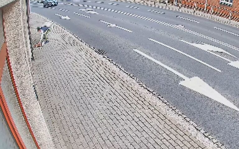 W biały dzień okradł salon optyczny w Świdnicy