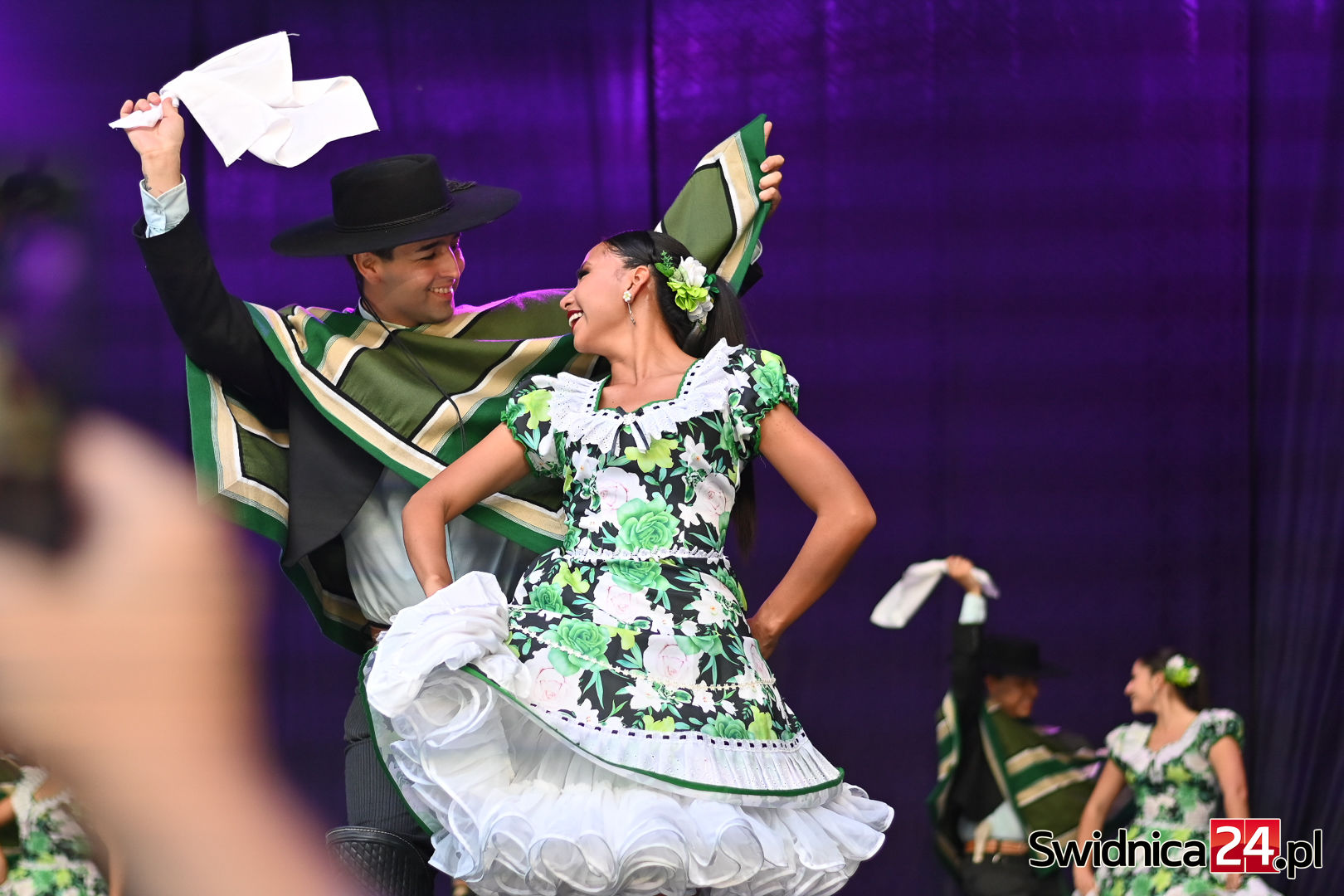 Folklor łączy ludzi z całego świata. Festiwalowy koncert w Strzegomiu [FOTO/VIDEO]
