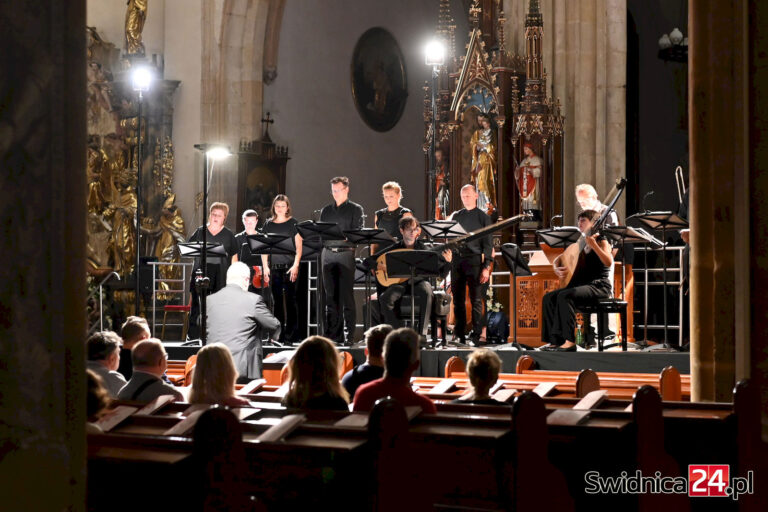 Monumentalne arcydzieło sprzed ponad 400 lat otworzyło festiwal Strzegom a Cappella [FOTO]