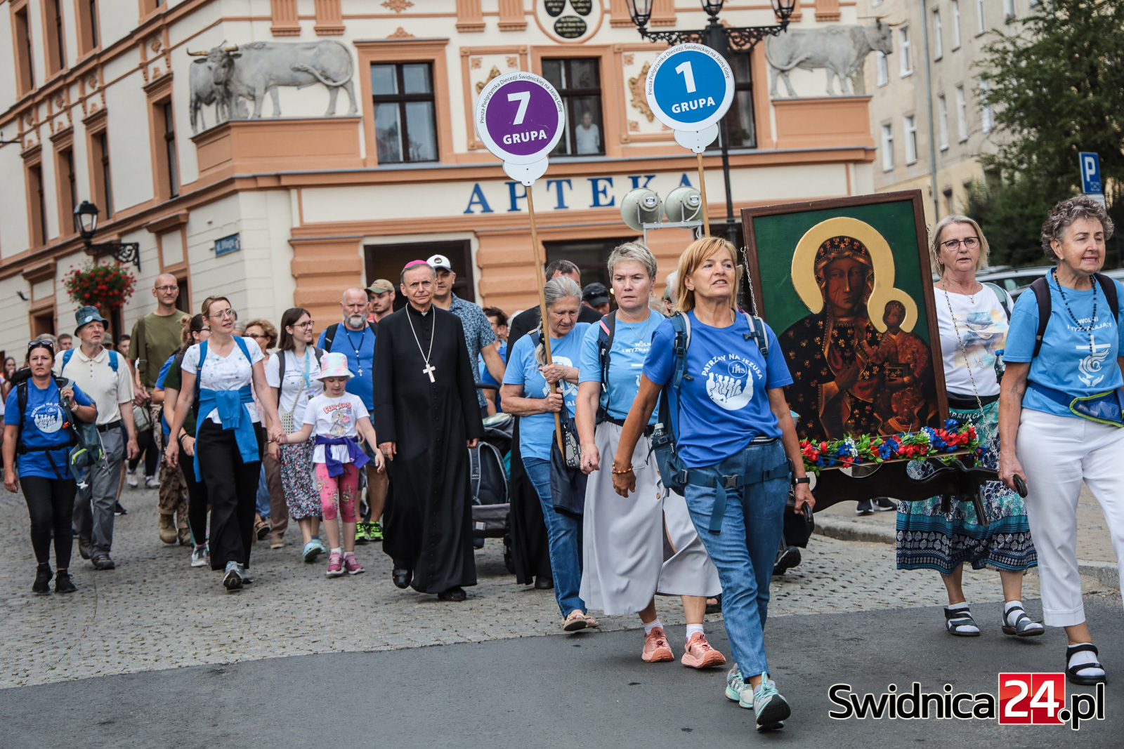 Po raz dwudziesty trzeci wyruszyli na Jasną Górę. Do pokonania mają 236 kilometrów [FOTO/VIDEO]