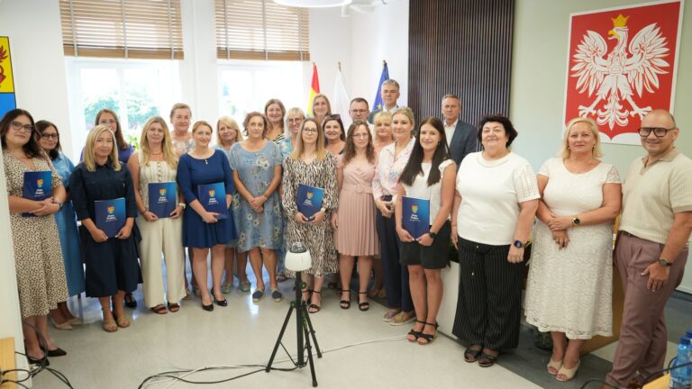 Nauczyciele z awansami i narada przed nowym rokiem szkolnym w gminie Świdnica
