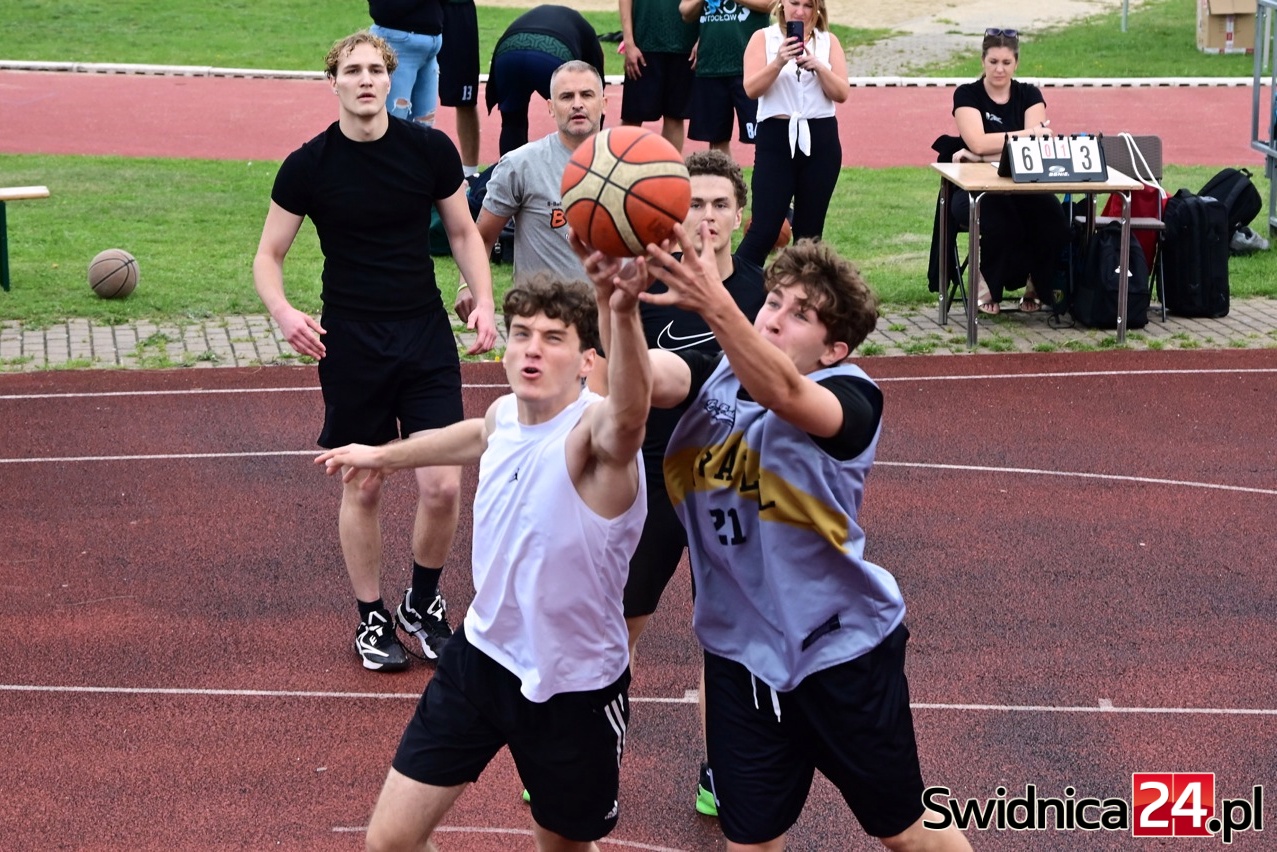 Święto streetball’a w Świdnicy już po raz piętnasty [DUŻO ZDJĘĆ]