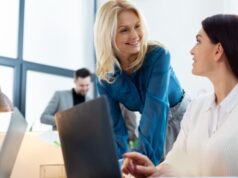 Mentoring zamiast tradycyjnych szkoleń – dlaczego coraz więcej firm wybiera tę formę rozwoju