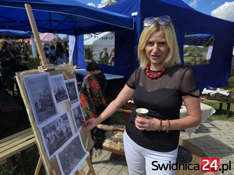 „Najważniejsze są korzenie”. Wzruszająca opowieść o pamięci i osadnikach z Wilkowa [FOTO]